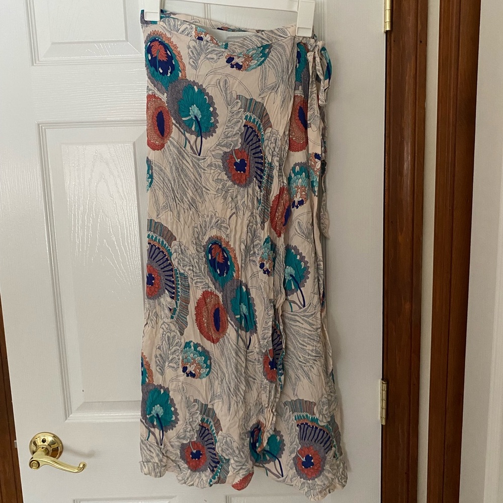 Zara Patterned Wrap Skirt with Tie Waist. Size S.